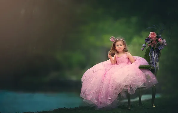Картинка маленькая принцесса, платье, корона, кресло, девочка, цветы