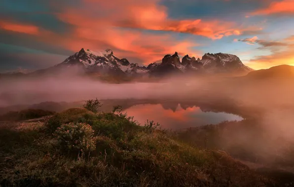 Картинка закат, горы, туман, озеро