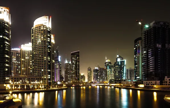 Вода, ночь, огни, пристань, набережная, небоскрёбы, Объединённые Арабские Эмираты, Дубай Марина