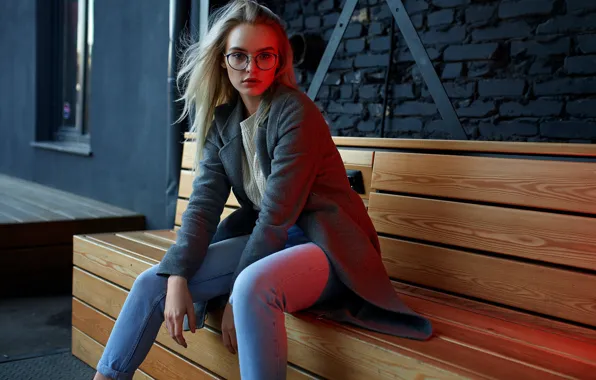 Картинка взгляд, девушка, поза, джинсы, очки, пальто, Александр Юрмашев