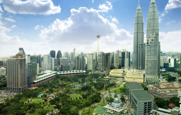Картинка небо, облака, парк, дома, небоскребы, панорама, Малайзия, Kuala Lumpur