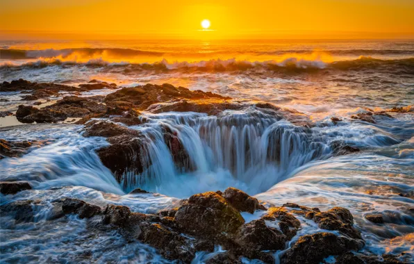 Картинка море, закат, водопад
