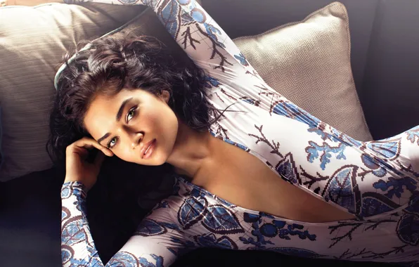 Картинка взгляд, девушка, свет, фото, модель, брюнетка, красотка, Shanina Shaik