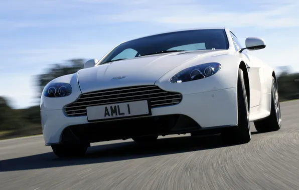 Картинка car, Aston Martin, white, speed, track, Vantage S