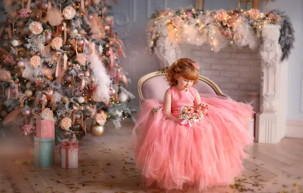 Картинка цветы, платье, девочка, подарки, Новый год, ёлка, камин, букетик