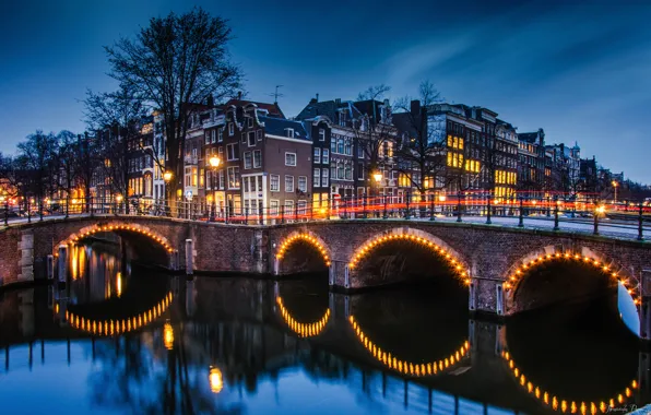 Картинка мост, огни, дома, вечер, выдержка, Амстердам, канал, Нидерланды