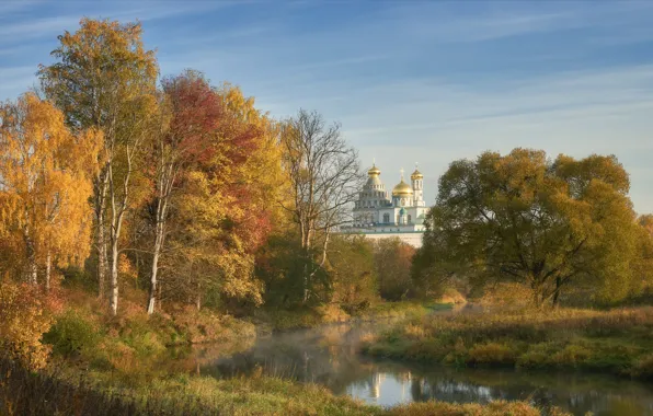 Картинка осень, деревья, пейзаж, природа, храм, монастырь, купола, речушка