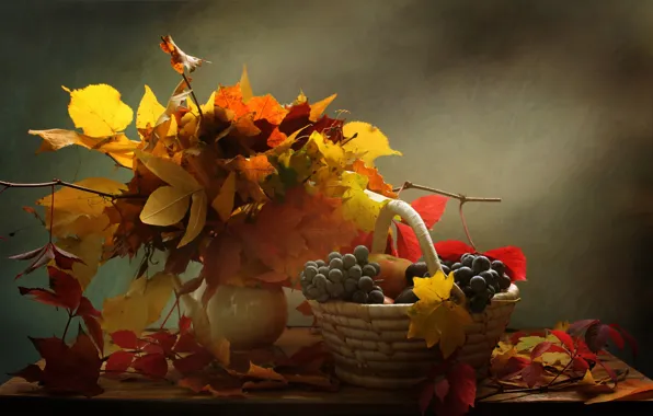 Картинка листья, ветки, ягоды, корзина, виноград, ваза, натюрморт, столик