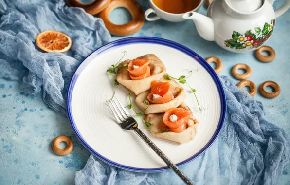 Чай, рыба, бублики, Блины