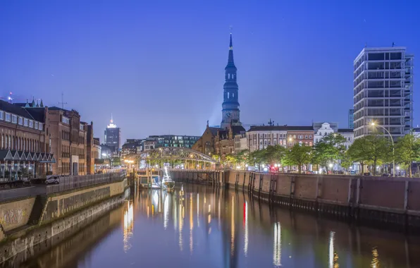 Картинка ночь, мост, огни, дома, Германия, канал, Гамбург, церковь Святой Екатерины