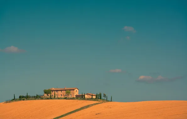 Картинка поле, осень, небо, облака, дом, холм, Италия, Тоскана