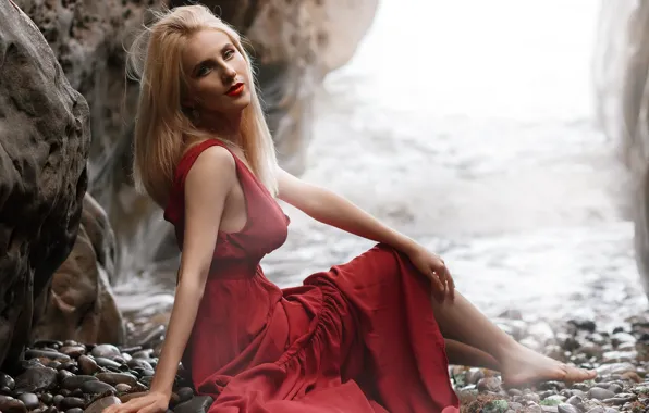 Море, взгляд, девушка, поза, галька, блондинка, красное платье, Олег Казаков