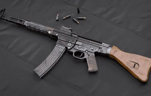 Германия, Штурмовая винтовка, Stg44