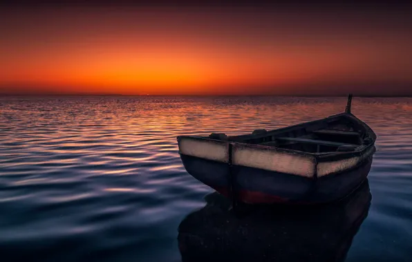Море, небо, гладь, лодка
