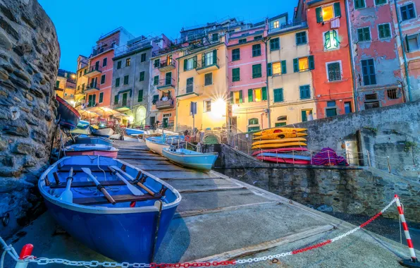 Город, дома, лодки, вечер, освещение, Италия, Italy, Riomaggiore