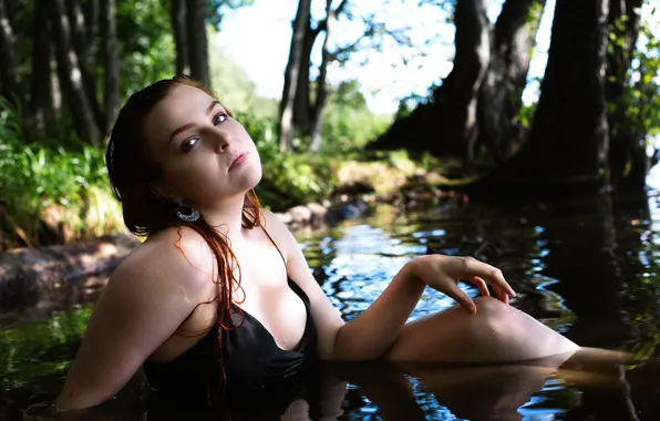 Картинка девушка, капли, декольте, в воде