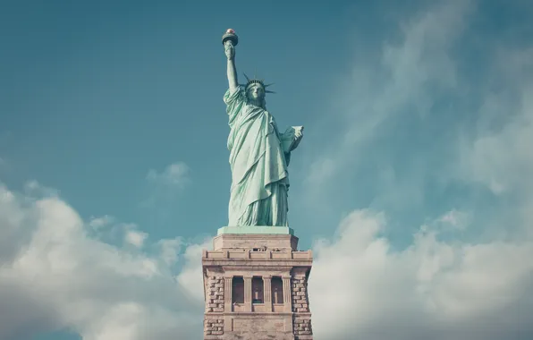 Нью-Йорк, sky, blue, new york city, statue of liberty, manhatten, статуя Свободы