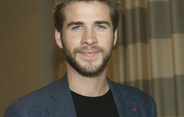 Лиам Хемсворт, Liam Hemsworth, на пресс-конференции