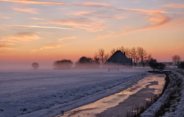 Картинка зима, поле, закат, дом