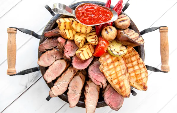 Грибы, баклажан, мясо, соус, картофель, гриль
