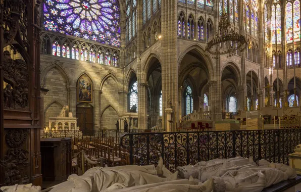 Интерьер, витражи, готическая архитектура, Basilique Cathédrale de Saint-Denis, собор в городе Сен-Дени, северный пригород Парижа, …