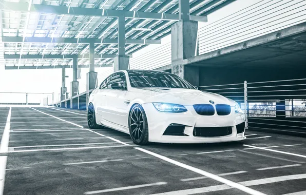 Картинка блики, BMW, парковка, white, Coupe, front, E92