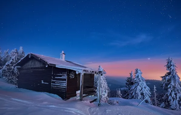 Картинка зима, небо, снег, деревья, пейзаж, природа, дом, звёзды