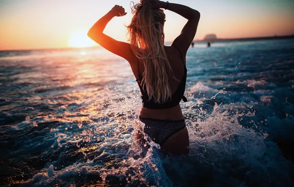 Море, лето, вода, солнце, закат, брызги, Девушка, фотограф