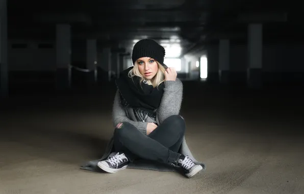 Model, women, jeans, blonde, shoes, sitting, sweater, legs crossed