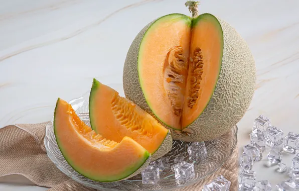 Дольки, дыня, кубики льда
