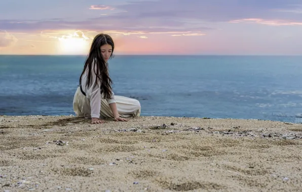 Картинка море, пляж, девушка, волосы, looking at the sand