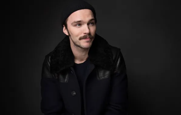 Усы, шапка, актер, черный фон, пальто, фотосессия, Николас Холт, Nicholas Hoult