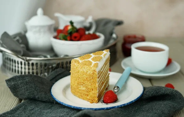 Ягоды, малина, крем, кусок торта