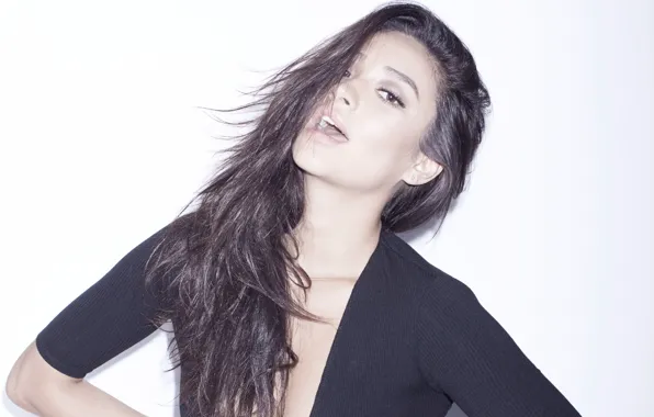 Взгляд, актриса, Shay Mitchell