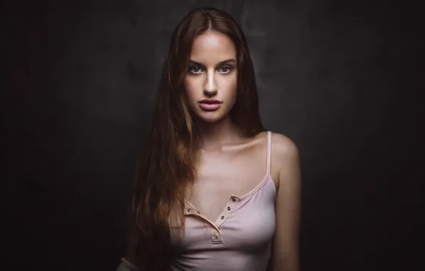 Портрет, майка, декольте, Monica