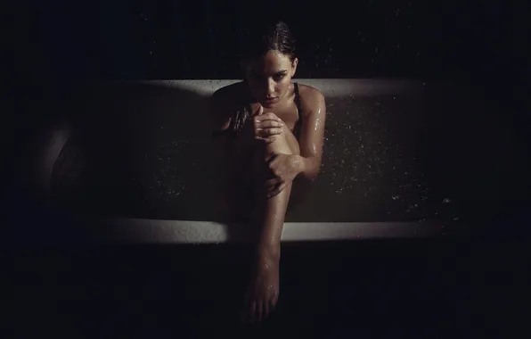 Картинка вода, девушка, капли, ванна, Sarah Salomonsen