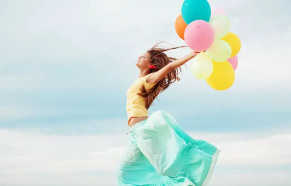 Картинка свобода, девушка, шарики, улыбка, воздушные шары, фон, движение, widescreen