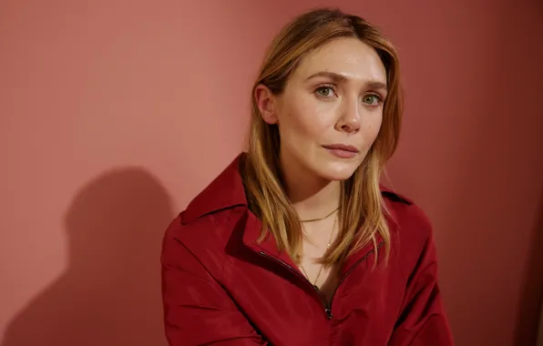 Взгляд, поза, макияж, в красном, hair, Elizabeth Olsen, Элизабет Олсен