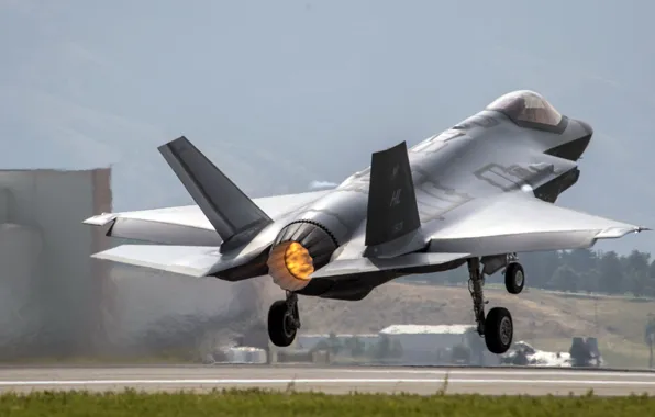 Lightning II, F-35, Lockheed Martin, семейство малозаметных многофункциональных, истребитель-бомбардировщик пятого поколения