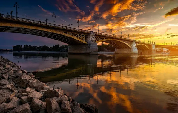 Картинка закат, мост, отражение, река, камни, Венгрия, Будапешт