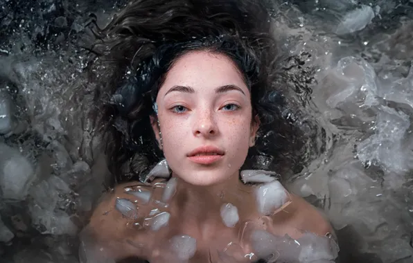 Взгляд, вода, девушка, лицо, лёд, ситуация, брюнетка, Андрей Васильев