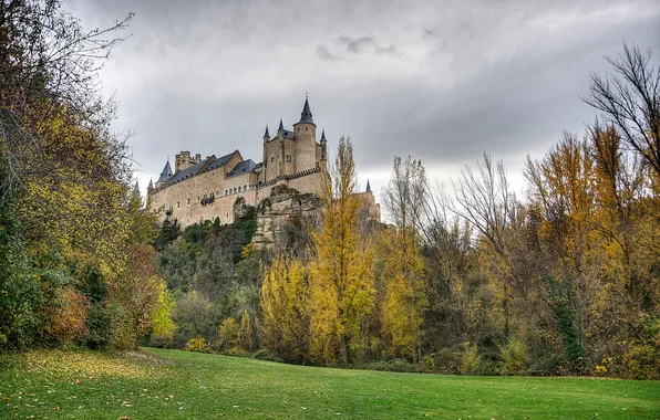 Картинка осень, трава, деревья, пейзаж, скала, крепость, Испания, дворец