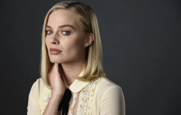 Взгляд, поза, фон, портрет, актриса, блондинка, блузка, Margot Robbie