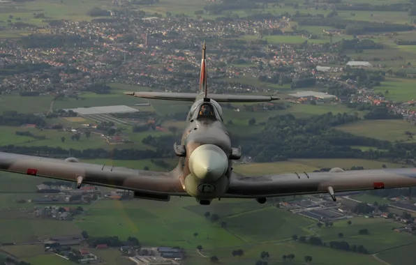 Картинка пейзаж, истребитель, полёт, Supermarine, Spitfire Mk V
