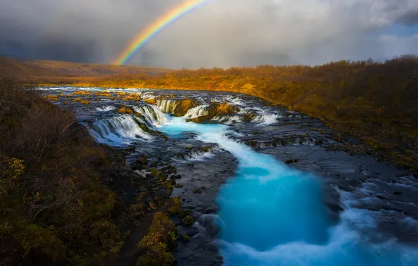 Осень, скалы, водопад, радуга, кусты