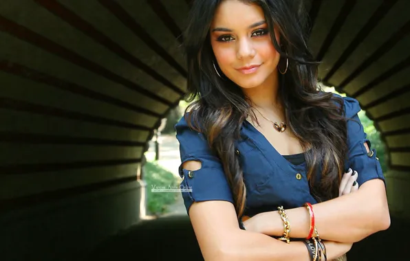 Vanessa Hudgens, Face, Black Hair