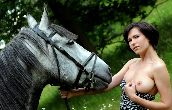 Модель, рот, брюнетка, брови, декольте, волос, смотрит, nipples