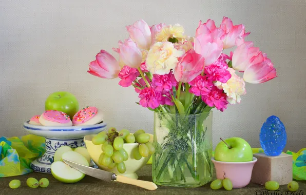 Картинка цветы, стиль, яблоки, букет, виноград, нож, тюльпаны, ваза