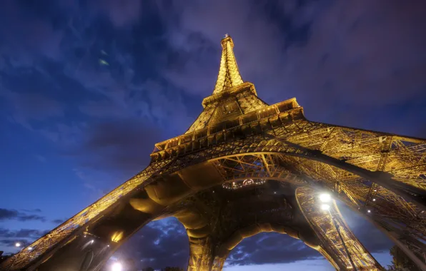 Картинка город, эйфелева башня, париж, архитектура, франция, Under the Eiffel
