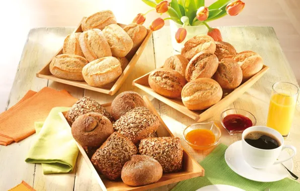 Кофе, сок, джем, булочки